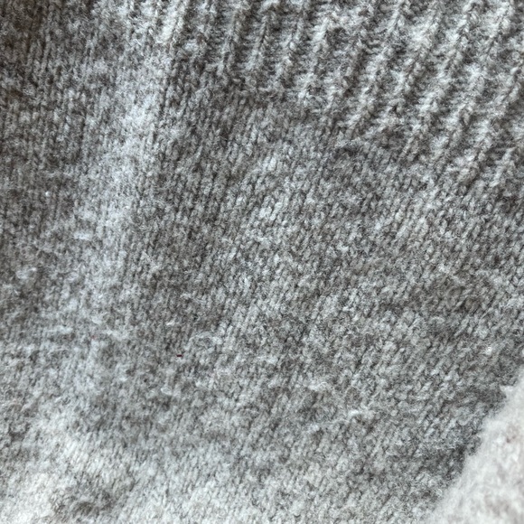 SOLD. Vintage LL Bean Wool Blend Sweater Large - Picture 5 of 11